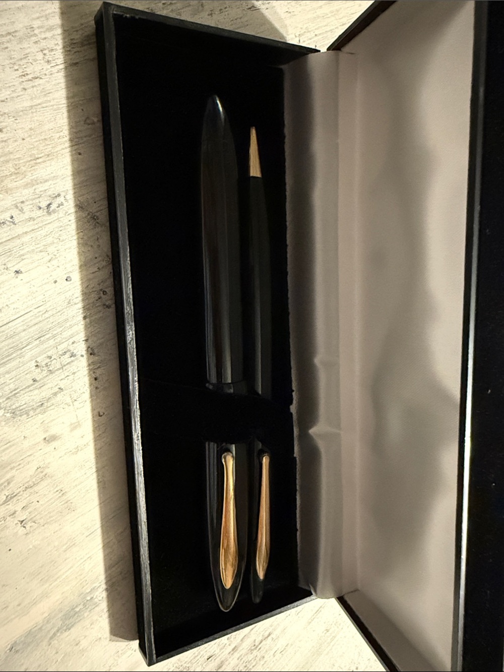 Vintage Sheaffer Luxury Black and Gold Pen Set